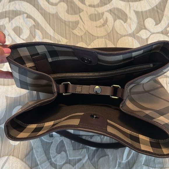 Burberry expandable small tote/shoulder bag - Picture 8 of 11